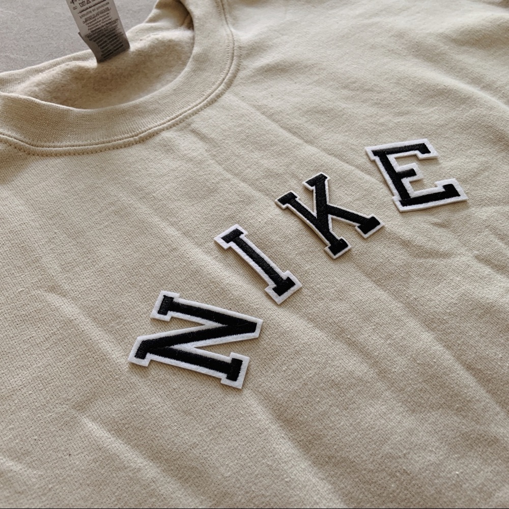 nike beige crewneck 🤍 - Picture 5 of 13